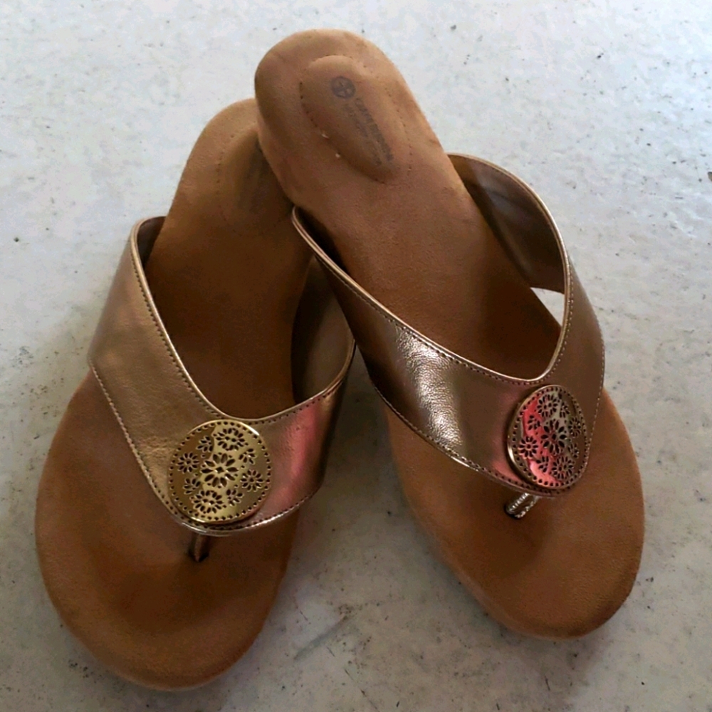 Giani Bernini genuine leather SANDALS 👡  ( please, a bundle of 3 or more items)